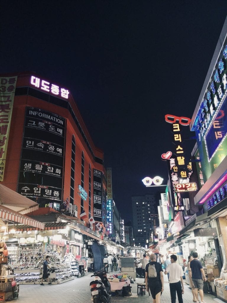 Namdaemun Markt bei Nacht in Seoul