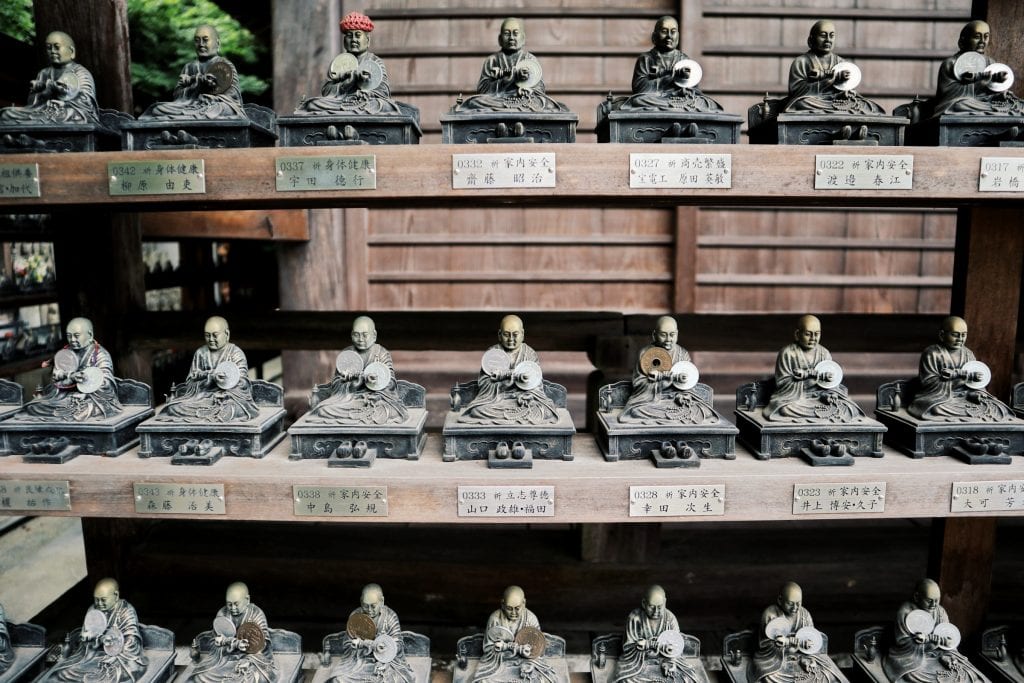 Buddhafiguren am Daishoin-Tempel 