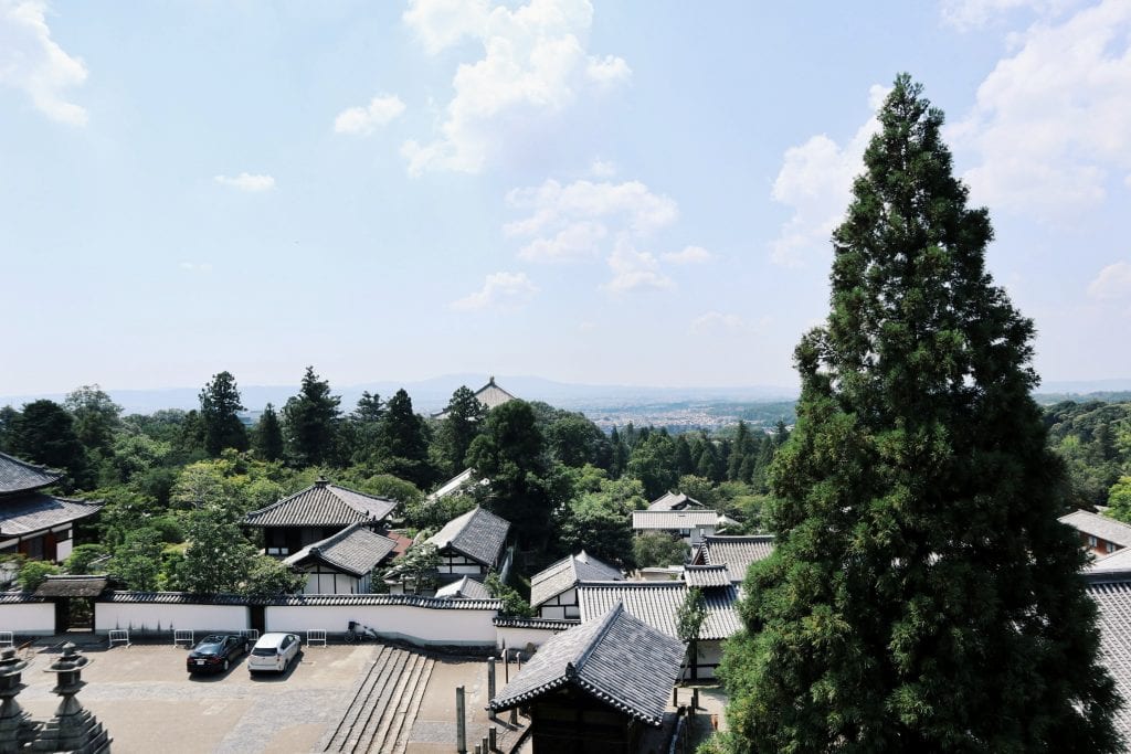 Blick über Nara von der Nigatsu-do Halle