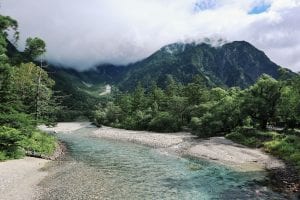 Kamikochi Berge und Fluss