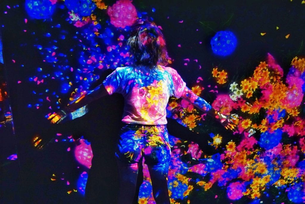 Licht und Farben im Teamlab Borderless