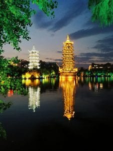 Sonne und Mond Tempel in Guilin