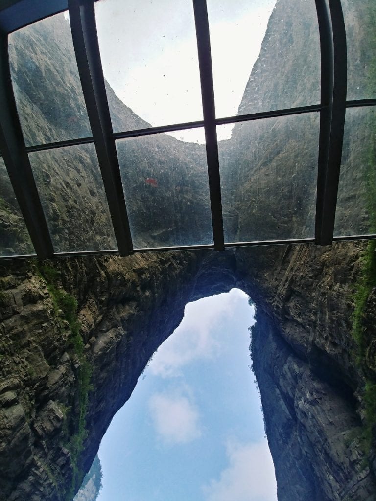 Blick nach oben Tianmen Cave