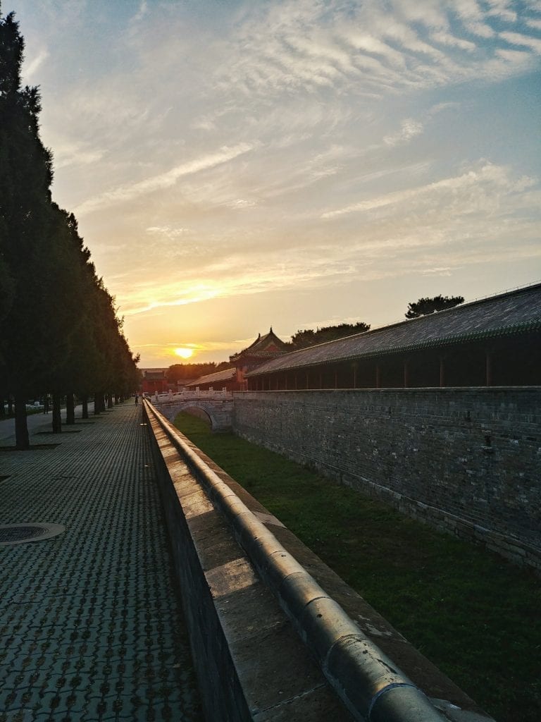 Sonnenuntergang im Park des Himmeltempels