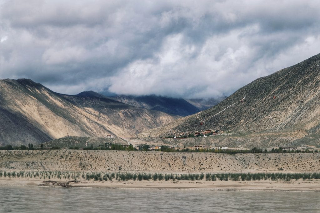 Berge auf dem Weg nach Shigatse