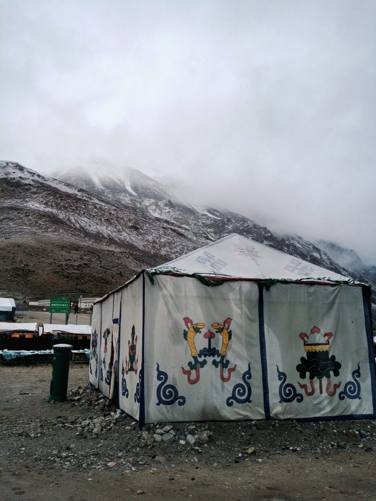 Post im Mount Everest Basecamp