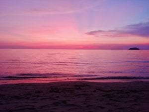 Bangkok nach Koh Chang_Ankunft mit Sonnenuntergang _Lonely Beach