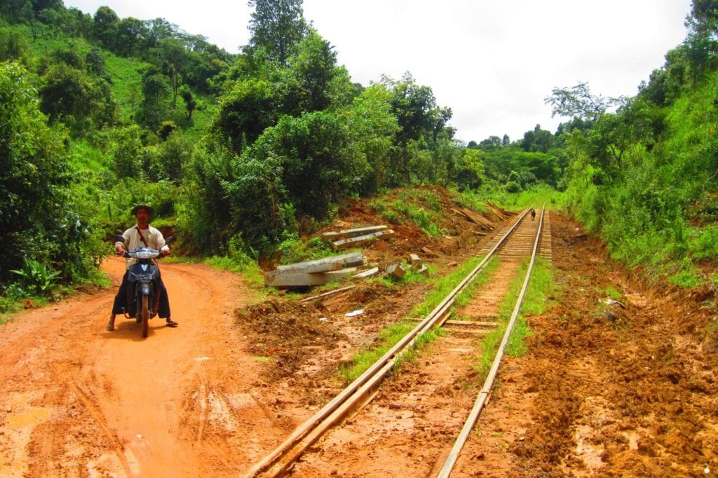 Trek Myanmar Bahngleise