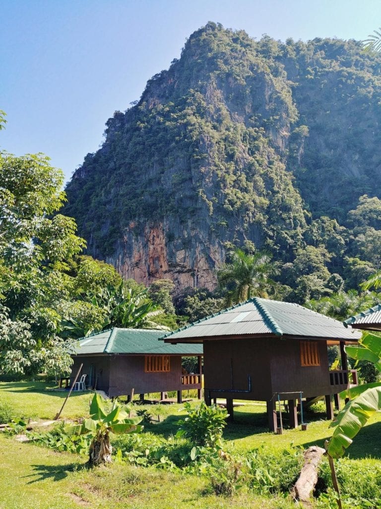 Wat Pa Tam Wua Forest Monastery _Hütten zum Schlafen