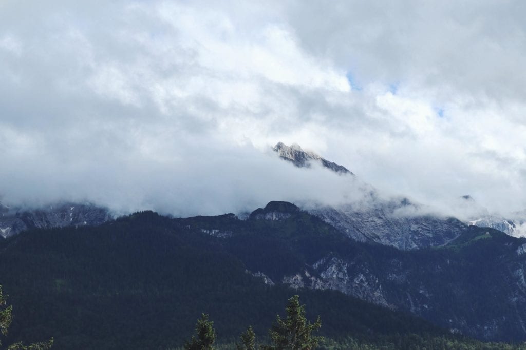 Karwendel Gebirge in Wolken