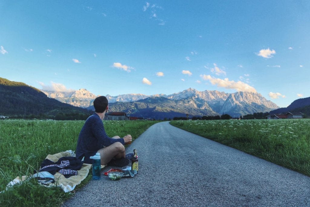 Picknick Farchant Blick auf Zugspitze