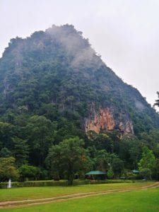 Teich der Wat Pa Tam Wua Forest Monastery