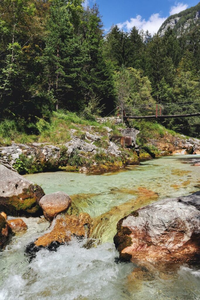 Wandern in Slowenien_auf dem Soska Pot_Blick auf Brücke