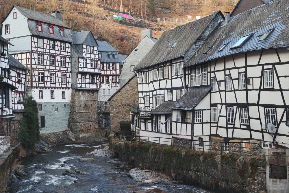 Monschau Rundwanderweg_Blick auf Fachwerkhäuser