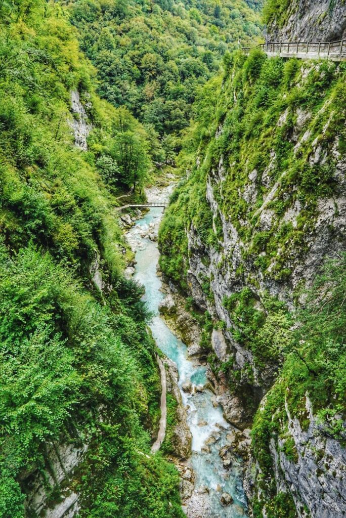 Slowenien Sehenswürdigkeiten_Blick in die Tolmin Klammen