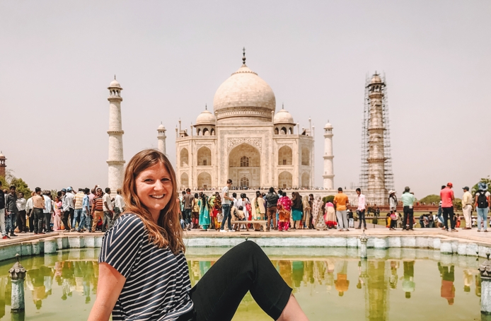 Danielle_Globusherz_Allein reisen als Frau in Indien_vor dem Taj Mahal