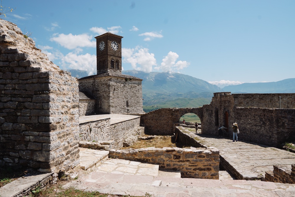 Albanien Roadtrip: Burg Berat Glpckenturm